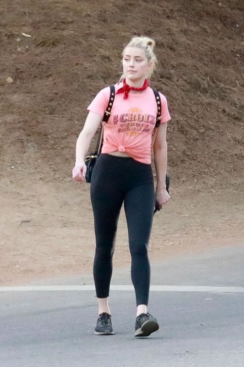 Amber Heard During Hiking Croix Top with Tight Out in Los Angeles 2020/11/16 2