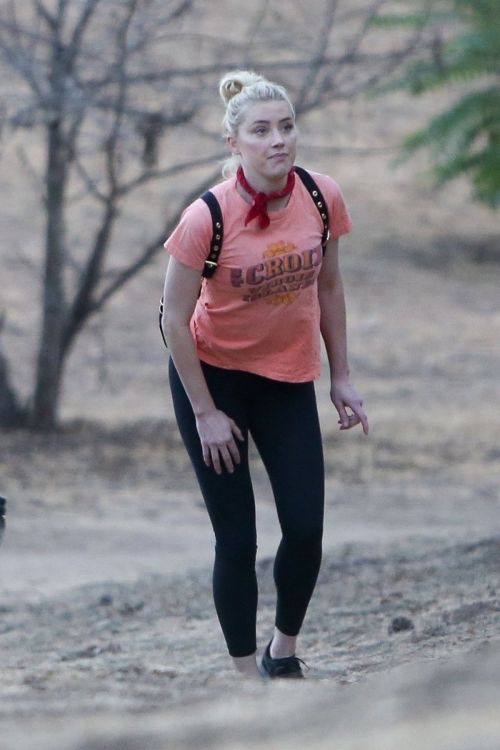 Amber Heard During Hiking Croix Top with Tight Out in Los Angeles 2020/11/16 3