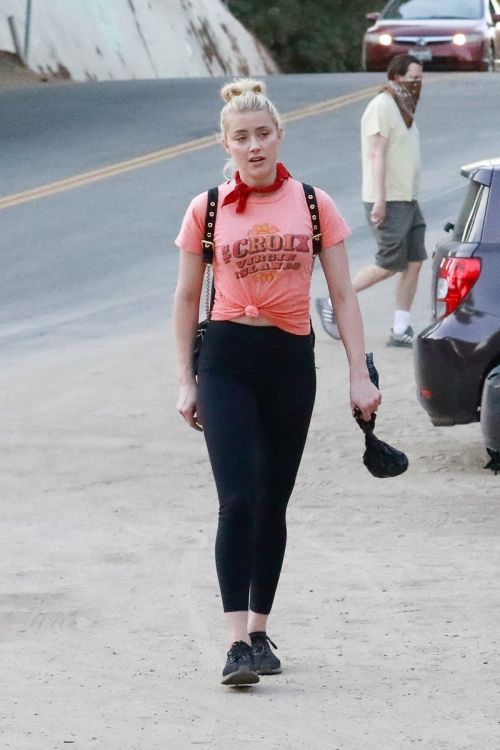 Amber Heard During Hiking Croix Top with Tight Out in Los Angeles 2020/11/16 4