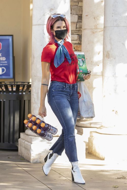 Brittany Furlan in Red and Blue Outfit Out Shopping in Los Angeles 2020/10/28 1