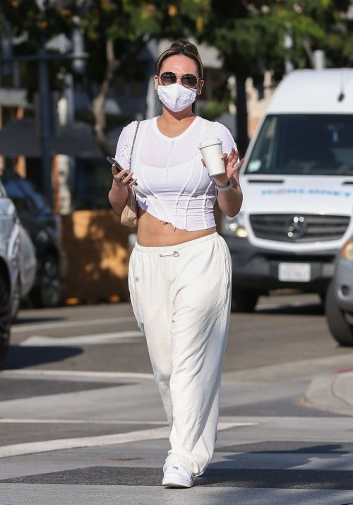 Dorothy Wang in White Stylish Top and Bottom Out for Coffee in Beverly Hills 2020/10/28 1