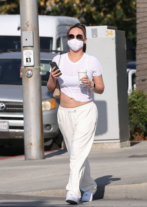 Dorothy Wang in White Stylish Top and Bottom Out for Coffee in Beverly Hills 2020/10/28 3