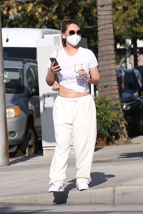 Dorothy Wang in White Stylish Top and Bottom Out for Coffee in Beverly Hills 2020/10/28 4