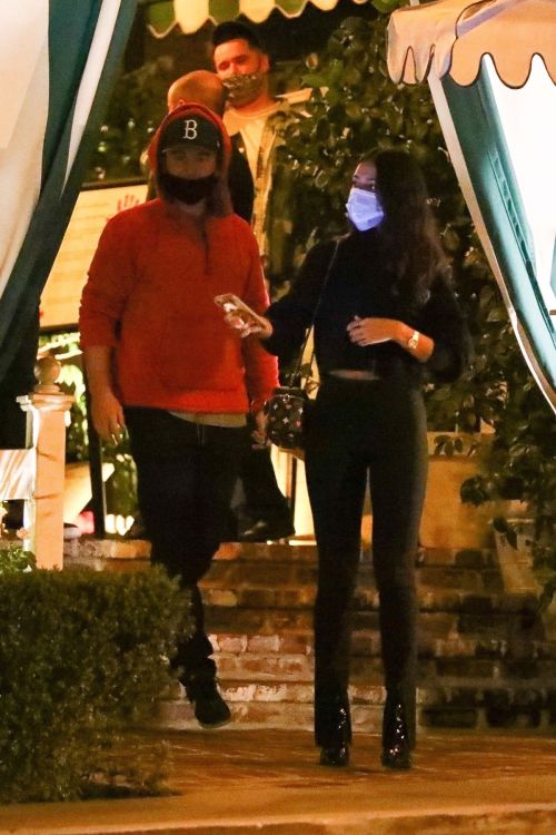 Eiza Gonzalez and Timothee Chalamet Out for Dinner in Los Angeles 2020/10/27 3