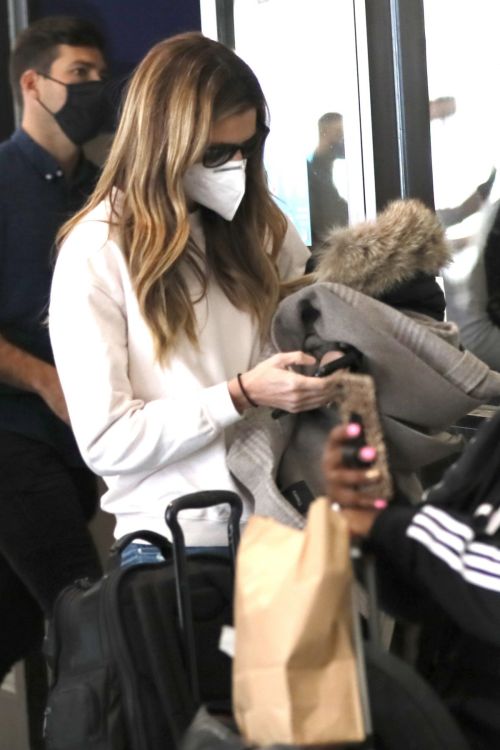 Erin Andrews at Los Angeles International Airport 2020/11/15 1