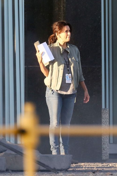 Eva Longoria on the Set of a New Movie in Los Angeles 2020/11/22 2