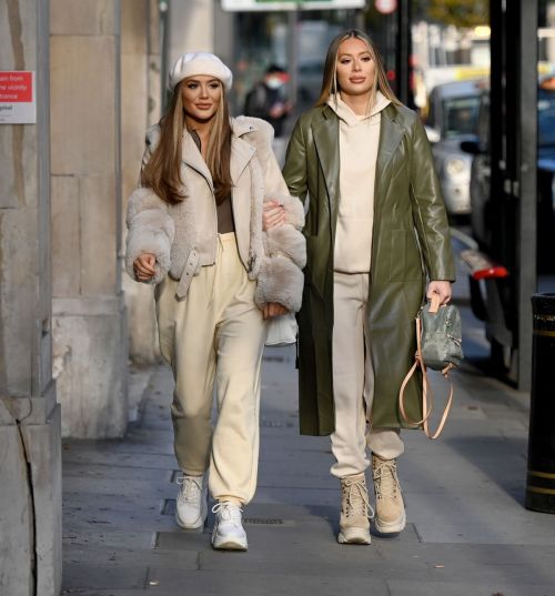 Frankie and Demi Sims walks Out in London 2020/11/27 7