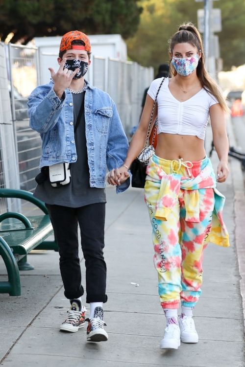 Hannah Stocking Out with her friend in Los Angeles 2020/11/22 5