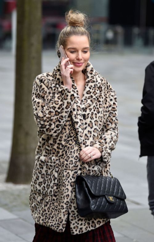 Helen Flanagan Out and About in Manchester 2020/11/23 5