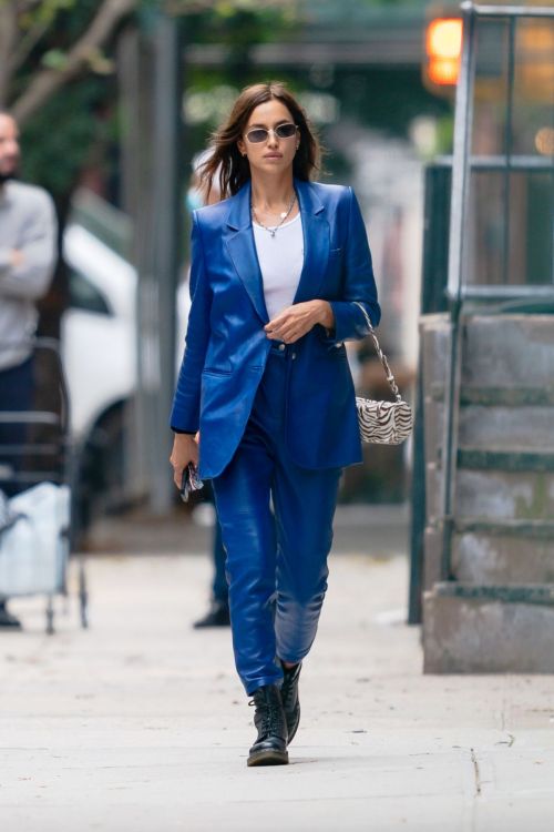 Irina Shayk in Blue Outfit Out and About in New York 2020/10/23 2