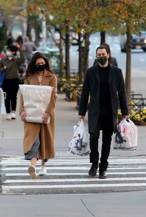 Katie Holmes and Emilio Vitolo Out Shopping in New York 2020/11/16 1