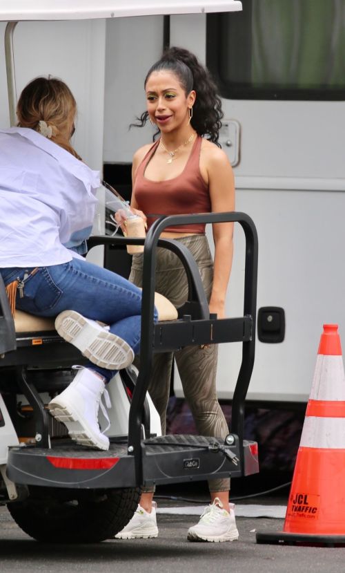 Liza Koshy at a Dance Studio in Los Angeles 2020/10/22 6