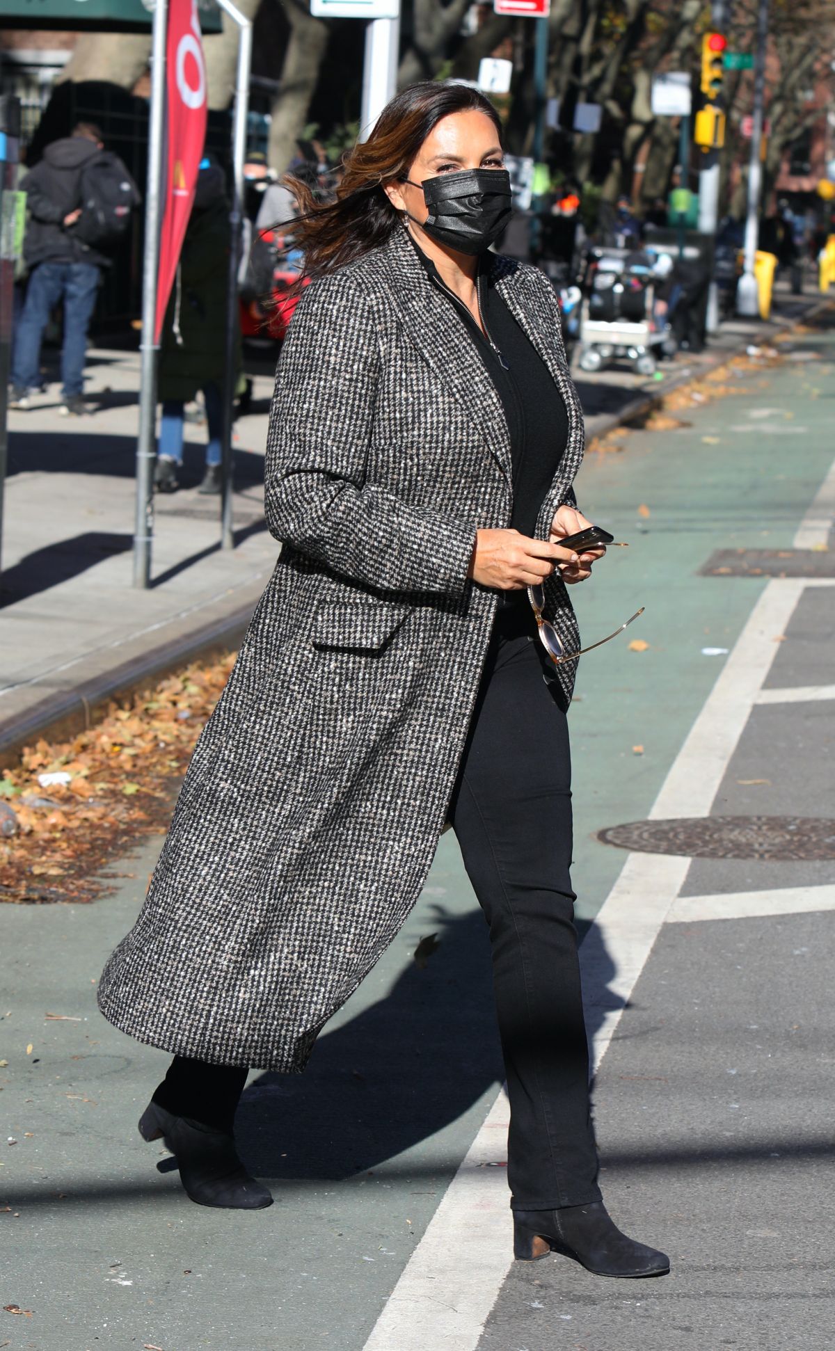 Mariska Hargitay on the set of Law & Order Special Victims Unit in New York 2020/11/16