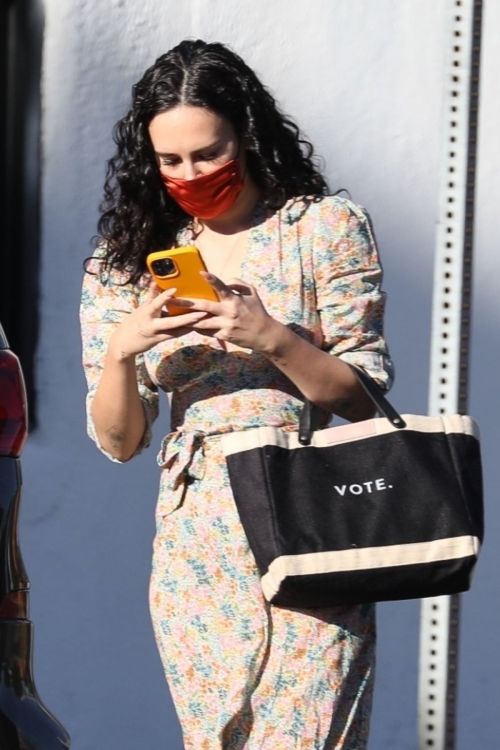 Rumer Willis Getting Her Nails Done in Los Angeles 2020/11/15 9