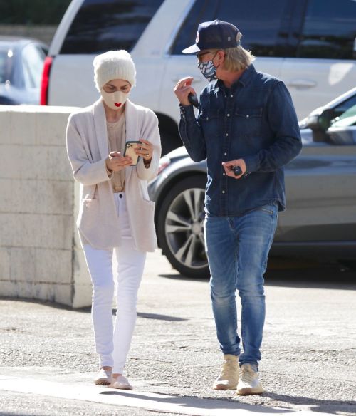 Selma Blair and David Lyons Out for Coffee in Los Angeles 2020/11/21 8