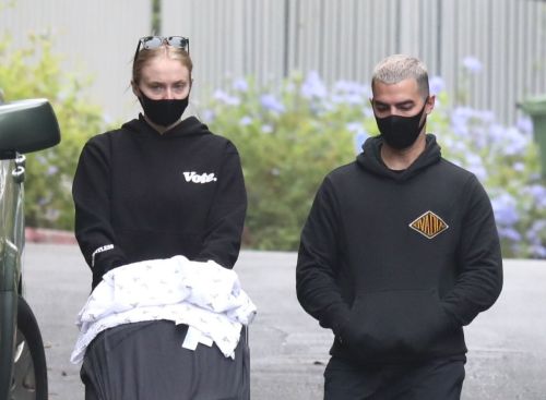 Sophie Turner and Joe Jonas Out and About in Los Angeles 2020/10/21 3