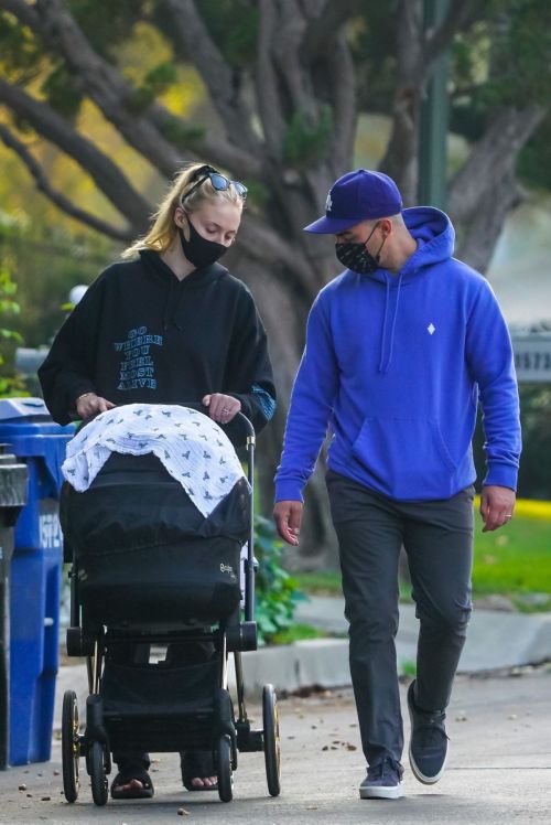 Sophie Turner and Joe Jonas Out and About in Los Angeles 2020/10/21 7