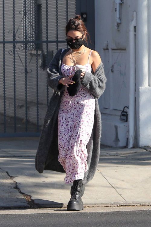 Vanessa Hudgens and GG Magree Out for Coffee in Los Feliz 2020/11/21 10