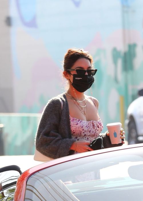 Vanessa Hudgens Out for Coffee in Los Feliz 2020/11/21 3