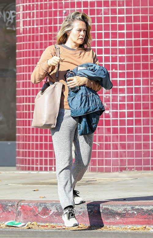 Alicia Silverstone Leaves a Gym in West Hollywood 12/02/2020 4