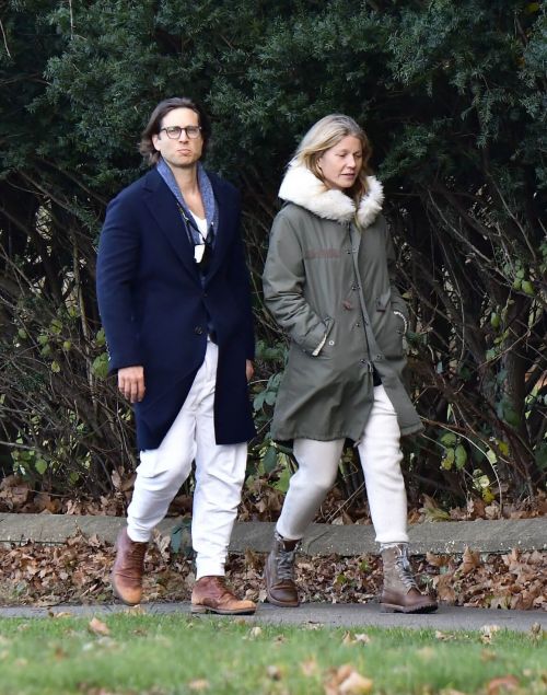 Gwyneth Paltrow and Brad Falchuk walks Out in New York 11/29/2020 4