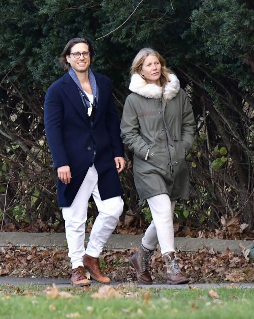 Gwyneth Paltrow and Brad Falchuk walks Out in New York 11/29/2020 6