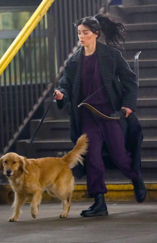 Hailee Steinfeld with dog on the Set of Hawkeye in New York 12/02/2020 4