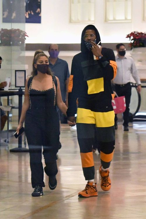 Larsa Pippen with NBA Star Malik Beasley Out at a Mall in Miami 11/23/2020 1