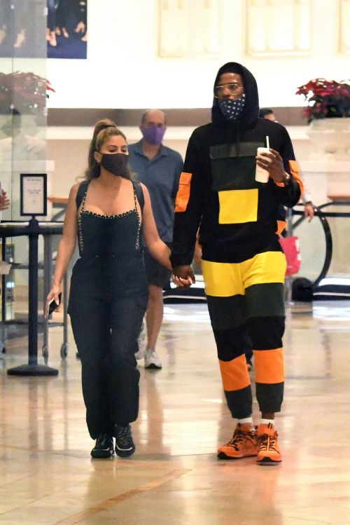 Larsa Pippen with NBA Star Malik Beasley Out at a Mall in Miami 11/23/2020 5