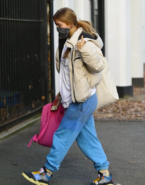 Maisie Smith Arrives at Strictly Come Dancing Rehearsals in London 11/26/2020 3