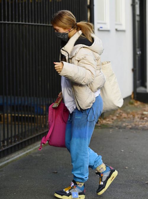 Maisie Smith Arrives at Strictly Come Dancing Rehearsals in London 11/26/2020 7