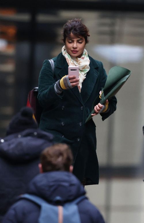 Priyanka Chopra on the Set of Text for You in Meopham 12/04/2020 5