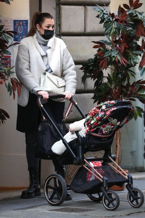 Alena Seredova walks with Her Baby Out in Turin 02/05/2021 4