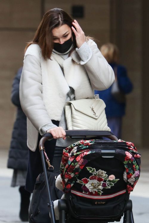 Alena Seredova walks with Her Baby Out in Turin 02/05/2021 5