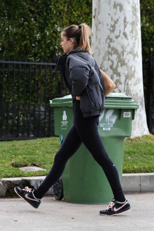 Amelia Gray Hamlin in Black Sportswear Heading to a Gym in West Hollywood 03/12/2021 2