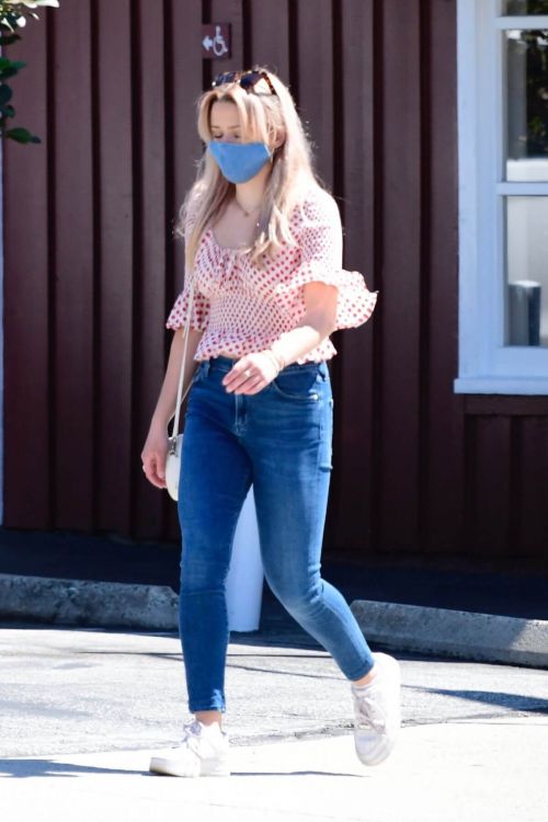 Ava Elizabeth Phillippe Out For Shopping In Brentwood Country Mart 03/20/2021 4