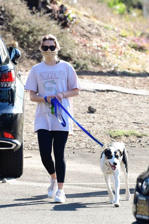 Ava Elizabeth Phillippe Steps Out Hiking with Her Dog in Brentwood 03/19/2021 1