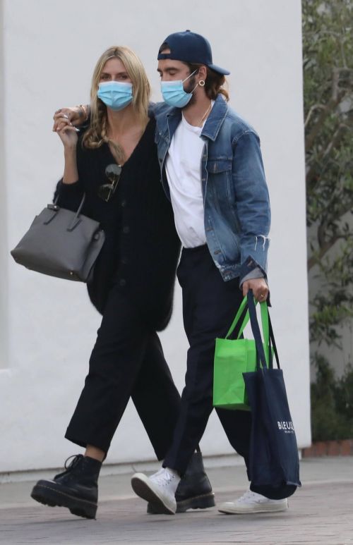 Heidi Klum Day Out for Shopping in Malibu 03/12/2021 6