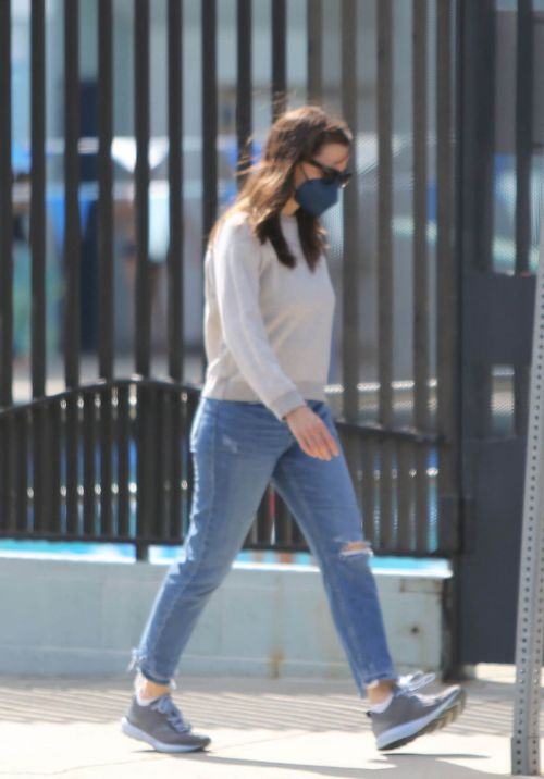 Jennifer Garner in Denim Day Out in Pacific Palisades 03/24/2021 3