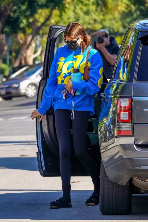 Kaia Jordan Gerber Arrives at Morning Pilates Class in West Hollywood 03/13/2021 7
