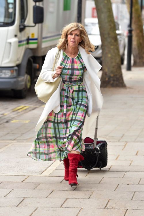 Kate Garraway is Arriving at Global Studios in London 03/25/2021 1