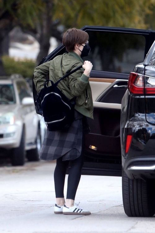 Kate Mara Seen Out in Silver Lake 03/12/2021