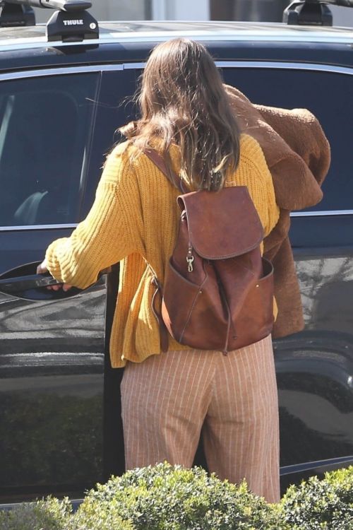 Leighton Meester Steps Out For Shopping in Pacific Palisades 03/19/2021 2