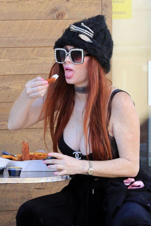 Phoebe Price Enjoys at 24 Hot Chicken & Waffle Bar in Los Angeles 02/24/2021 3