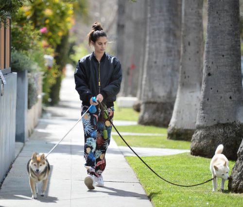 Sara Sampaio Day Out with Her Dog in Los Angeles 03/11/2021 4