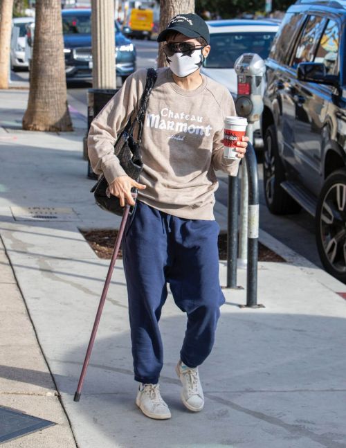 Selma Blair Steps Out for Coffee in Los Angeles 03/11/2021 5