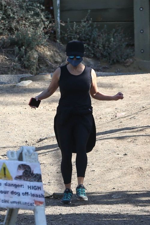 Reese Witherspoon Hikes in Brentwood 03/19/2021 4