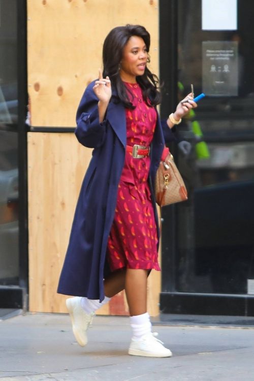 Regina Hall Spotted on the Set of Black Monday in Los Angeles 03/24/2021 1