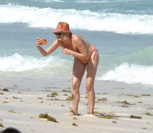 Rose McGowan Enjoys in Bikini at a Beach in Mexico 03/23/2021 5