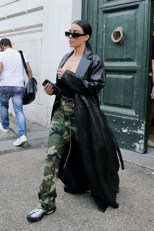 Kim Kardashian seen in Black Leather Coat during leaves her Hotel in Rome 06/30/2021 4